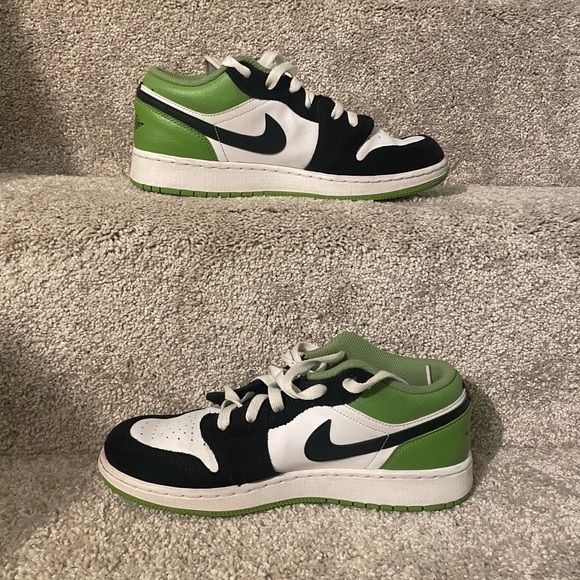 NIKE AIR JORDAN 1 LOW SE "FLORAL VINES" WHITE SZ 7y - Picture 1 of 4